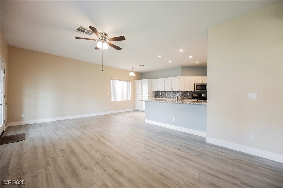 Henderson, Nevada, 89015, United States, 5 Bedrooms Bedrooms, ,2 BathroomsBathrooms,Residential,For Sale,1976773