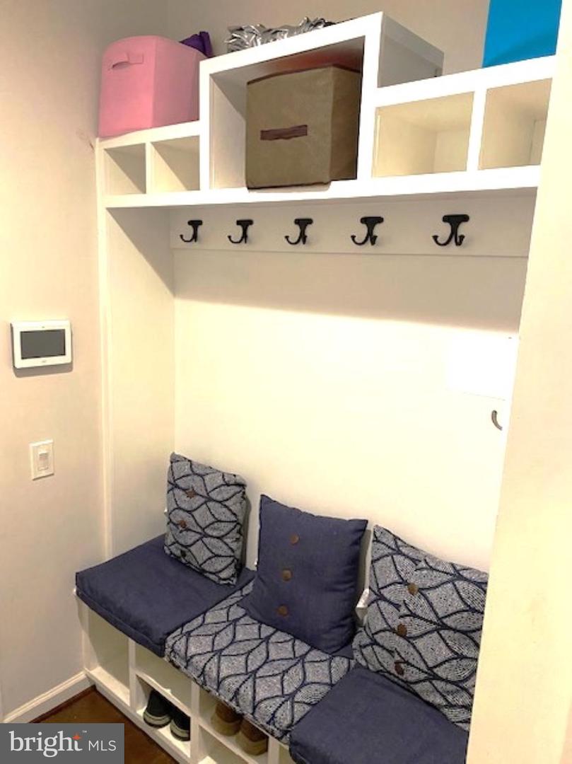 FREDERICKSBURG, Virginia, 22406, United States, 4 Bedrooms Bedrooms, ,4 BathroomsBathrooms,Residential,For Sale,1988261