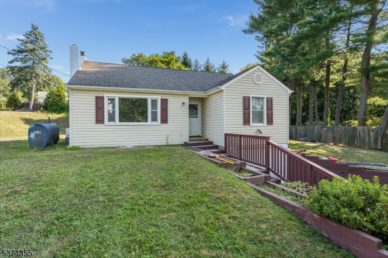 Clinton Town, New Jersey, 08809, United States, 3 Bedrooms Bedrooms, ,2 BathroomsBathrooms,Residential,For Sale,1901106