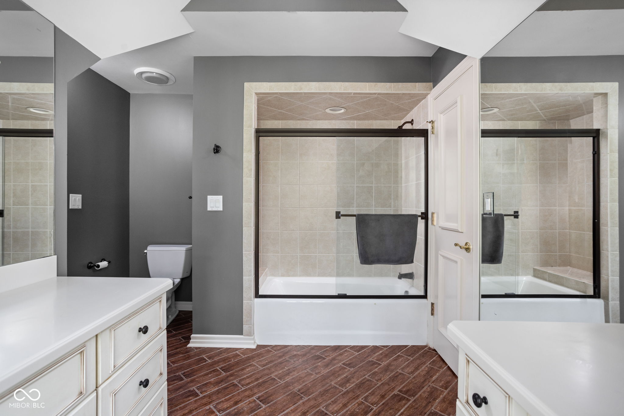 Carmel, Indiana, 46032, United States, 7 Bedrooms Bedrooms, ,8 BathroomsBathrooms,Residential,For Sale,2014077