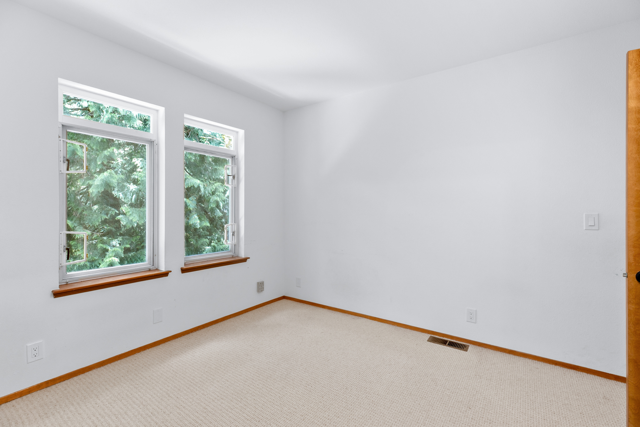  10095 NE Knight Rd, Bainbridge Island, WA 98110 - 物件實景
