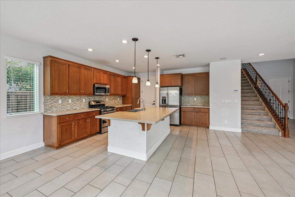 Folsom, California, 95630, United States, 4 Bedrooms Bedrooms, ,3 BathroomsBathrooms,Residential,For Sale,1948899