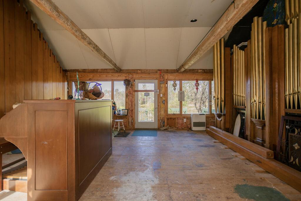 Farmington, Maine, 04938, United States, 5 Bedrooms Bedrooms, ,3 BathroomsBathrooms,Residential,For Sale,1960728