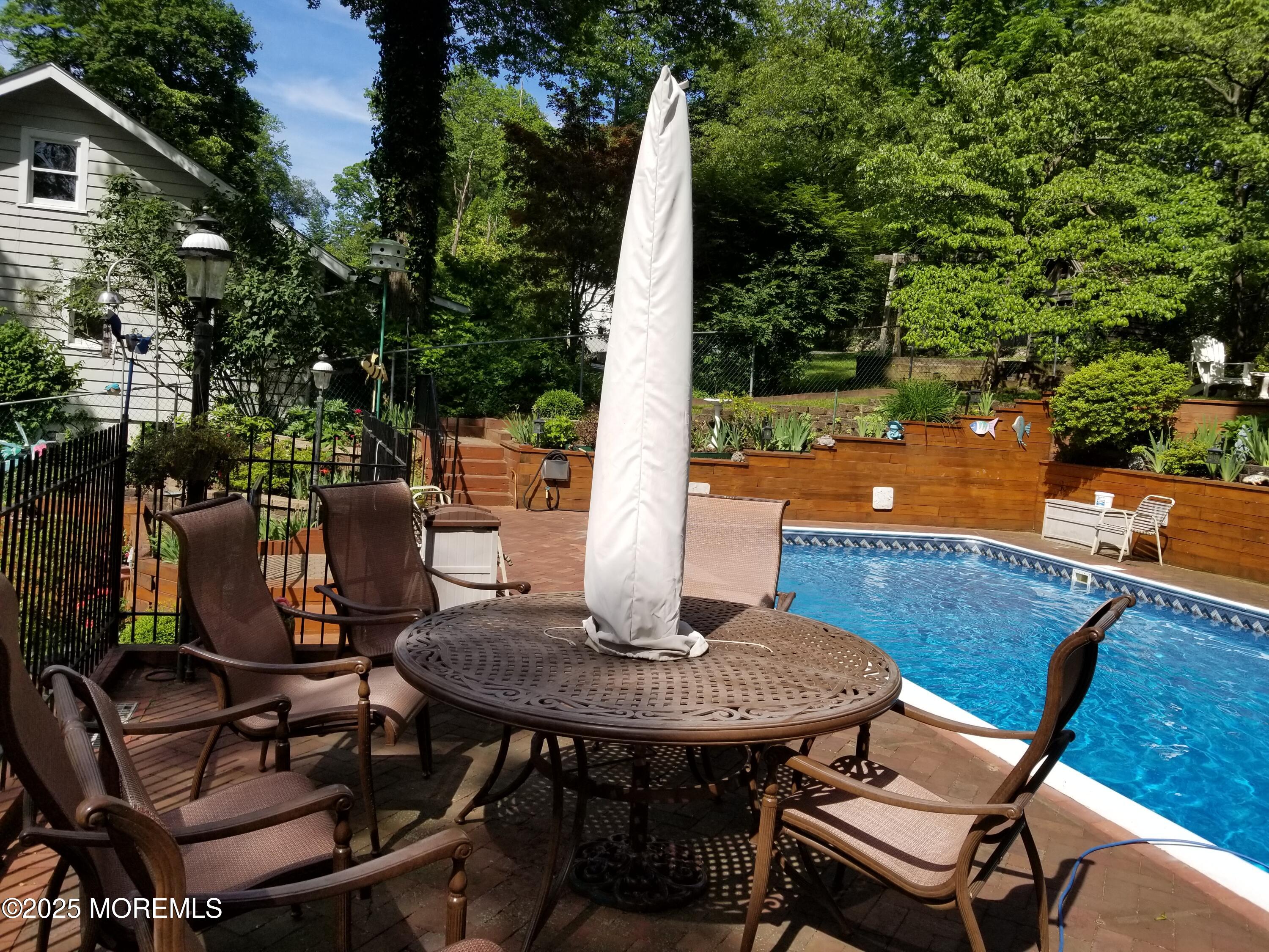 West Caldwell, New Jersey, 07006, United States, 3 Bedrooms Bedrooms, ,3 BathroomsBathrooms,Residential,For Sale,1916305