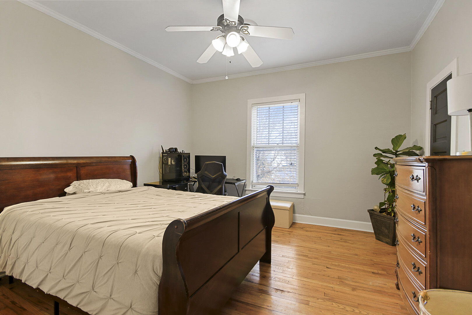 MOBERLY, Missouri, 65270, United States, 5 Bedrooms Bedrooms, ,5 BathroomsBathrooms,Residential,For Sale,2009284