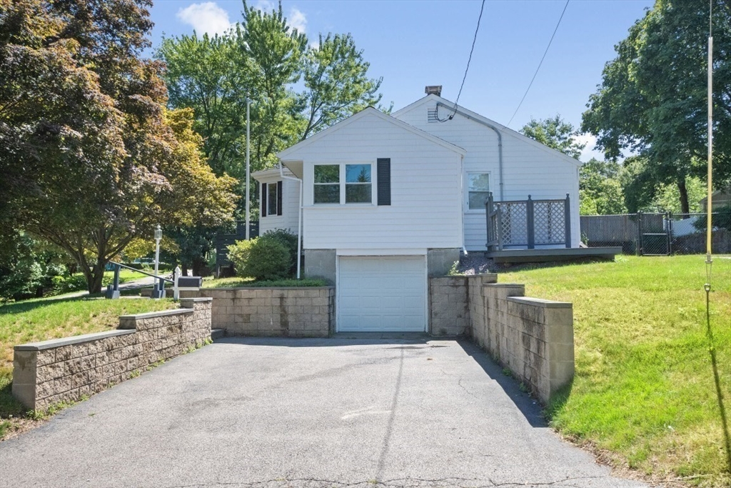Weymouth, Massachusetts, 02190, United States, 2 Bedrooms Bedrooms, ,1 BathroomBathrooms,Residential,For Sale,1897259