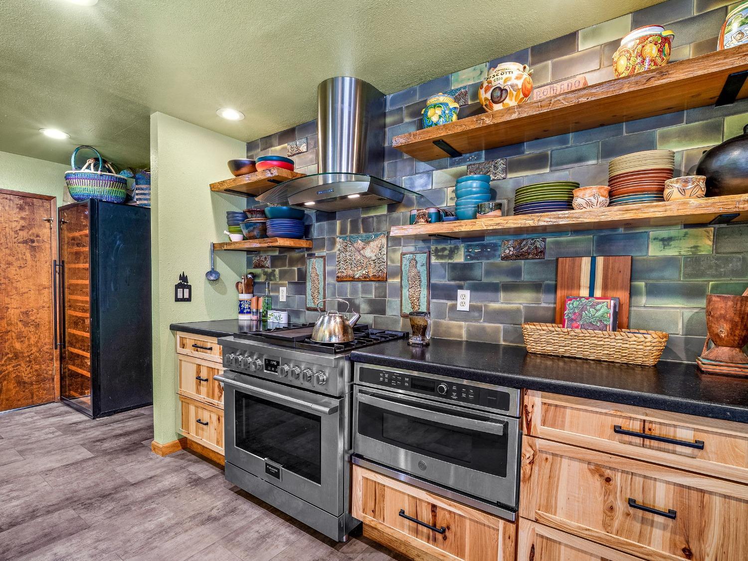 Nevada City, California, 95959, United States, 3 Bedrooms Bedrooms, ,3 BathroomsBathrooms,Residential,For Sale,1945021