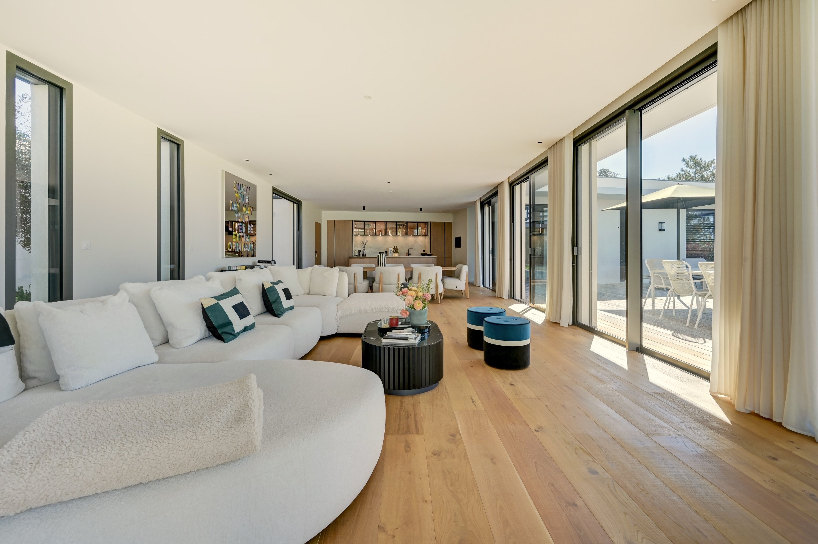  Exceptional Contemporary Turnkey - 物件實景