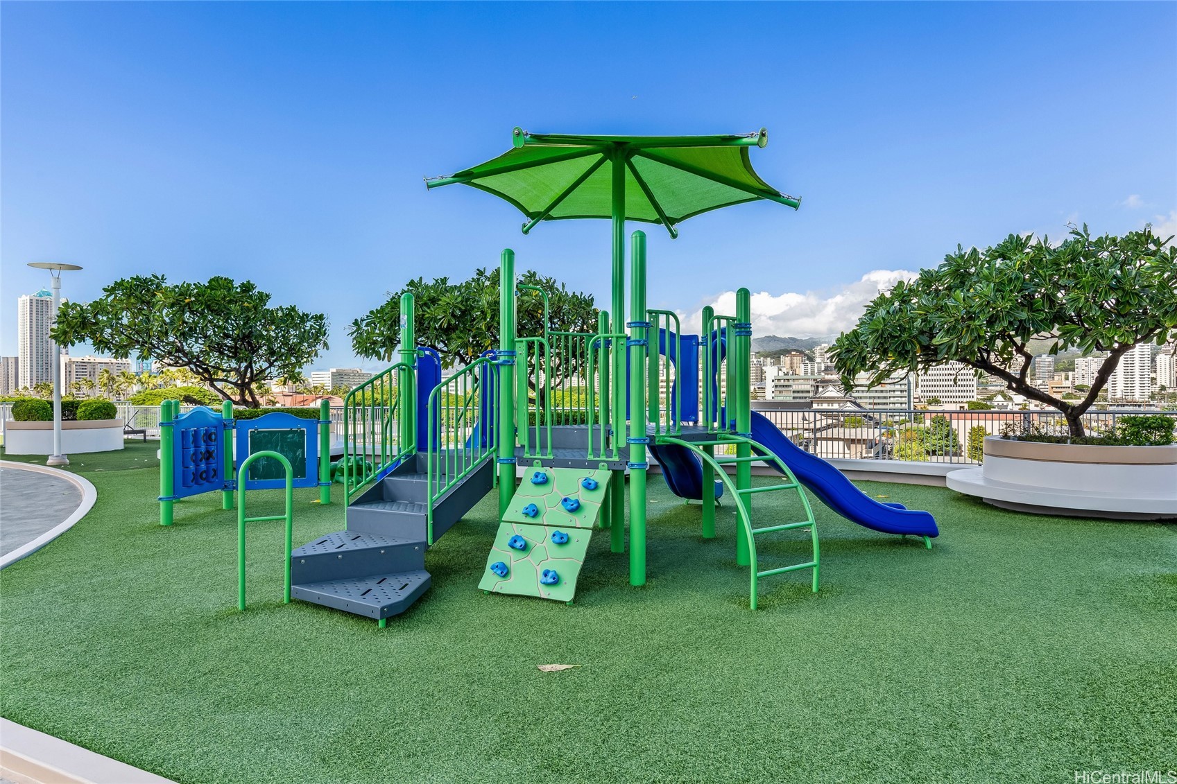 Honolulu, Hawaii, 96814, United States, 2 Bedrooms Bedrooms, ,2 BathroomsBathrooms,Residential,For Sale,2003037