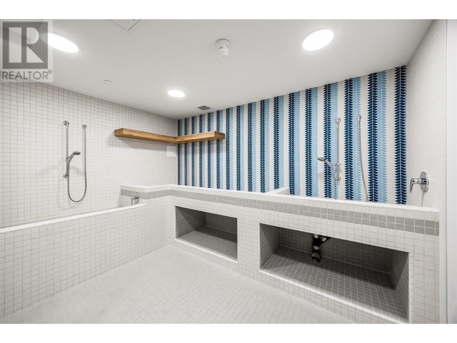 KELOWNA, British Columbia, V1W 3L2, CA, 1 Bedroom Bedrooms, ,1 BathroomBathrooms,Residential,For Sale,1837031