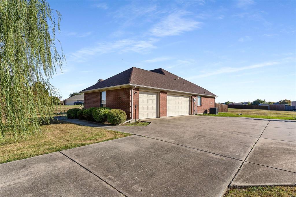 St. Paul, Texas, 75098, United States, 4 Bedrooms Bedrooms, ,2 BathroomsBathrooms,Residential,For Sale,1993220