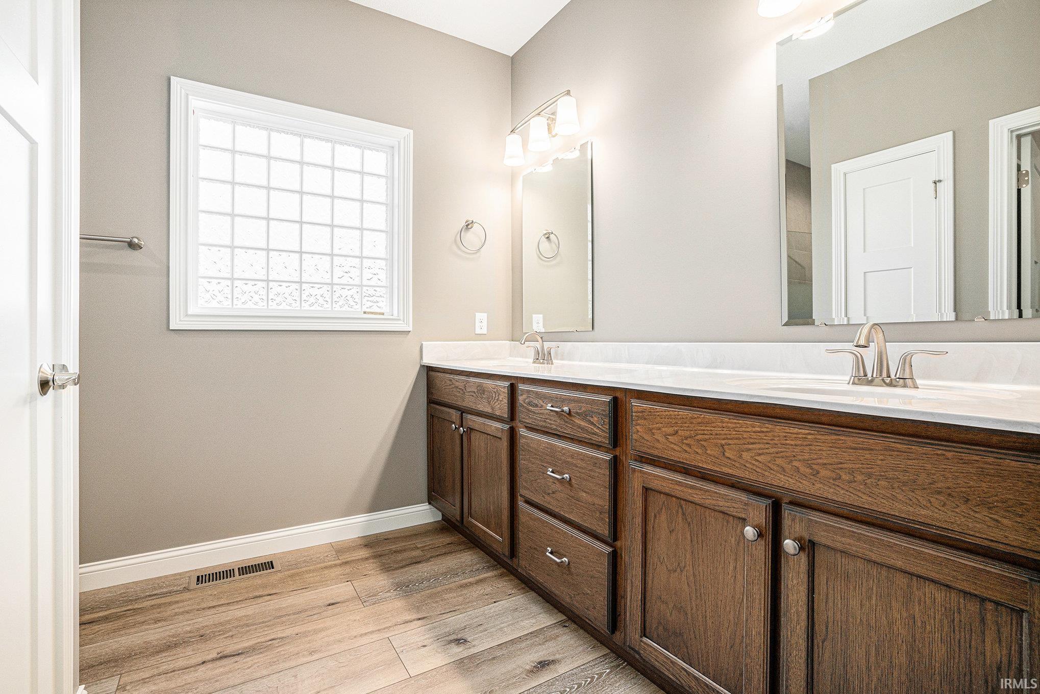 Fort Wayne, Indiana, 46818, United States, 5 Bedrooms Bedrooms, ,5 BathroomsBathrooms,Residential,For Sale,1916287