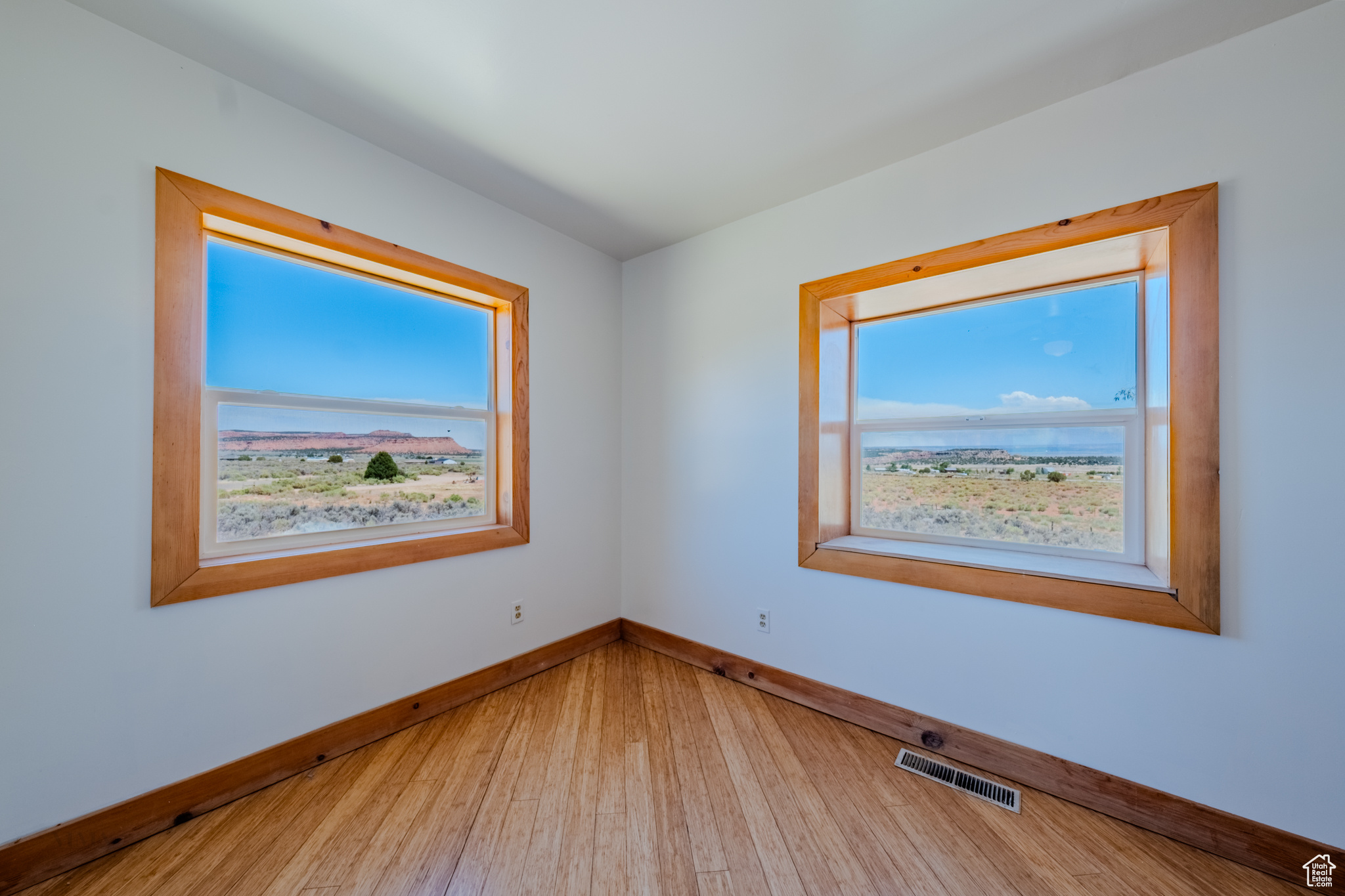 Kanab, Utah, 84741, United States, 4 Bedrooms Bedrooms, ,3 BathroomsBathrooms,Residential,For Sale,1908658
