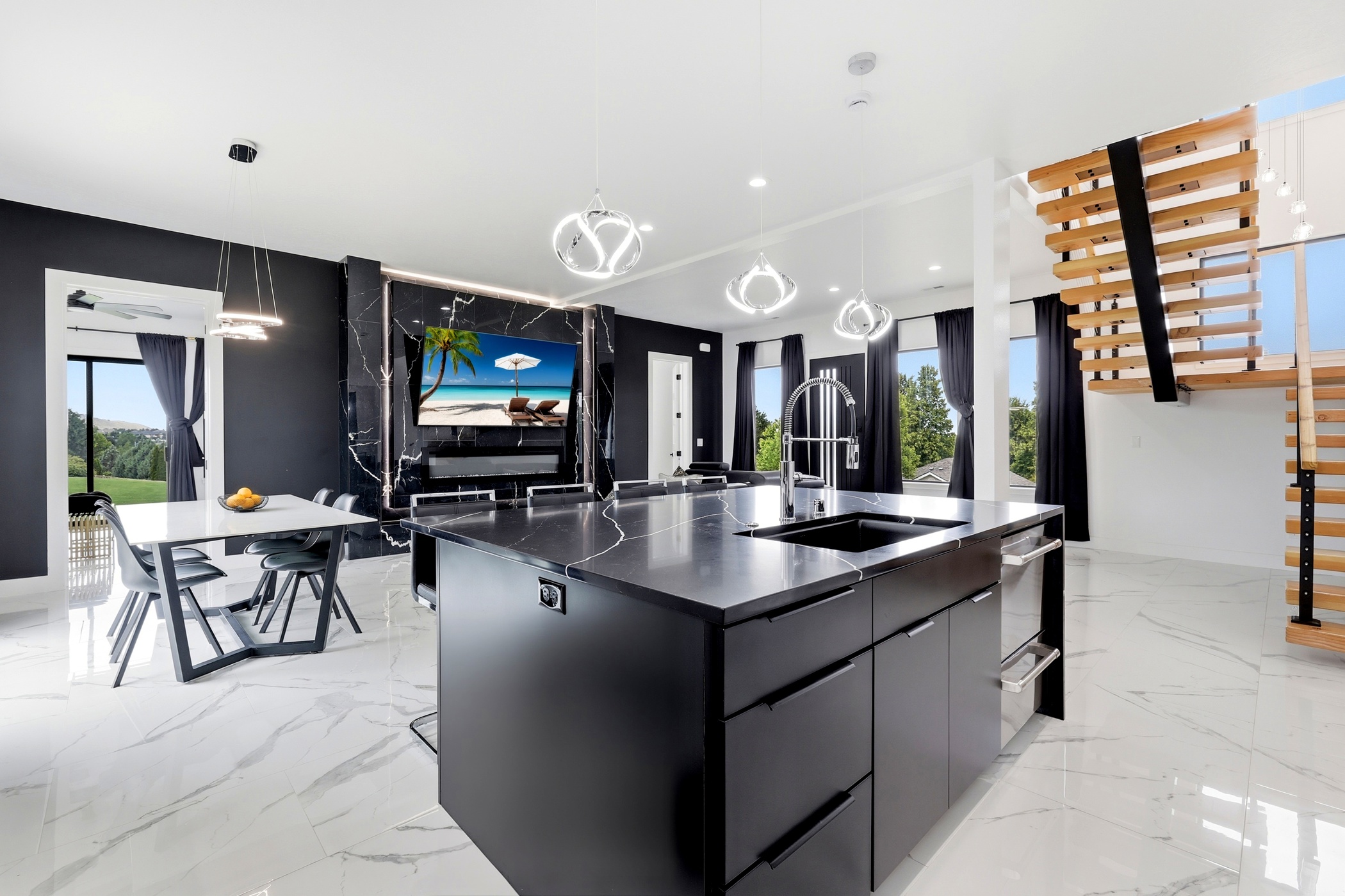  Stunning Home Stunning Views - 物件實景