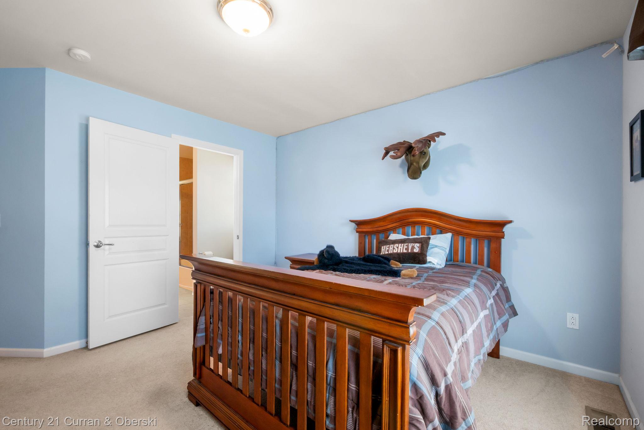 Northville, Michigan, 48168, United States, 5 Bedrooms Bedrooms, ,6 BathroomsBathrooms,Residential,For Sale,2048857