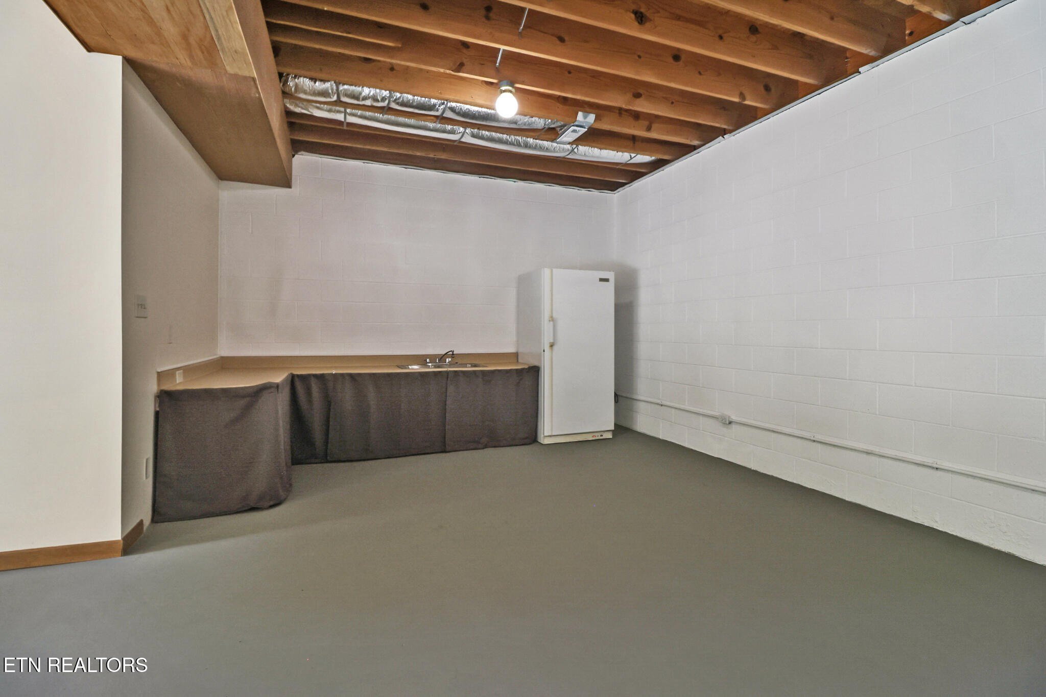 Crossville, Tennessee, 38571, United States, 3 Bedrooms Bedrooms, ,4 BathroomsBathrooms,Residential,For Sale,1979710