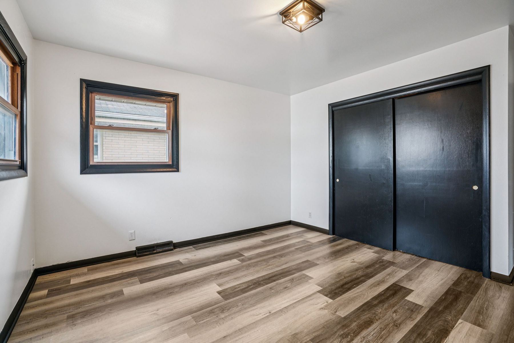  Turnkey Three Bedroom Ranch - 物件實景
