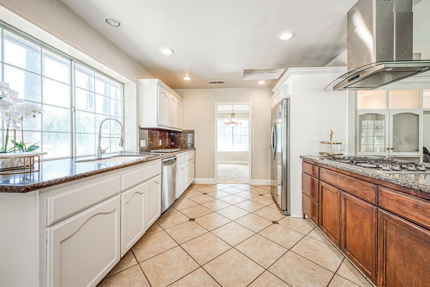Fresno, California, 93722, United States, 3 Bedrooms Bedrooms, ,2 BathroomsBathrooms,Residential,For Sale,2039755