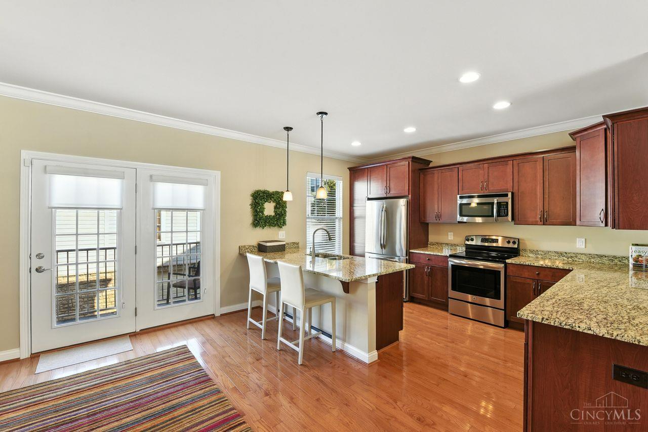 Cincinnati, Ohio, 45209, United States, 2 Bedrooms Bedrooms, ,4 BathroomsBathrooms,Residential,For Sale,1940241