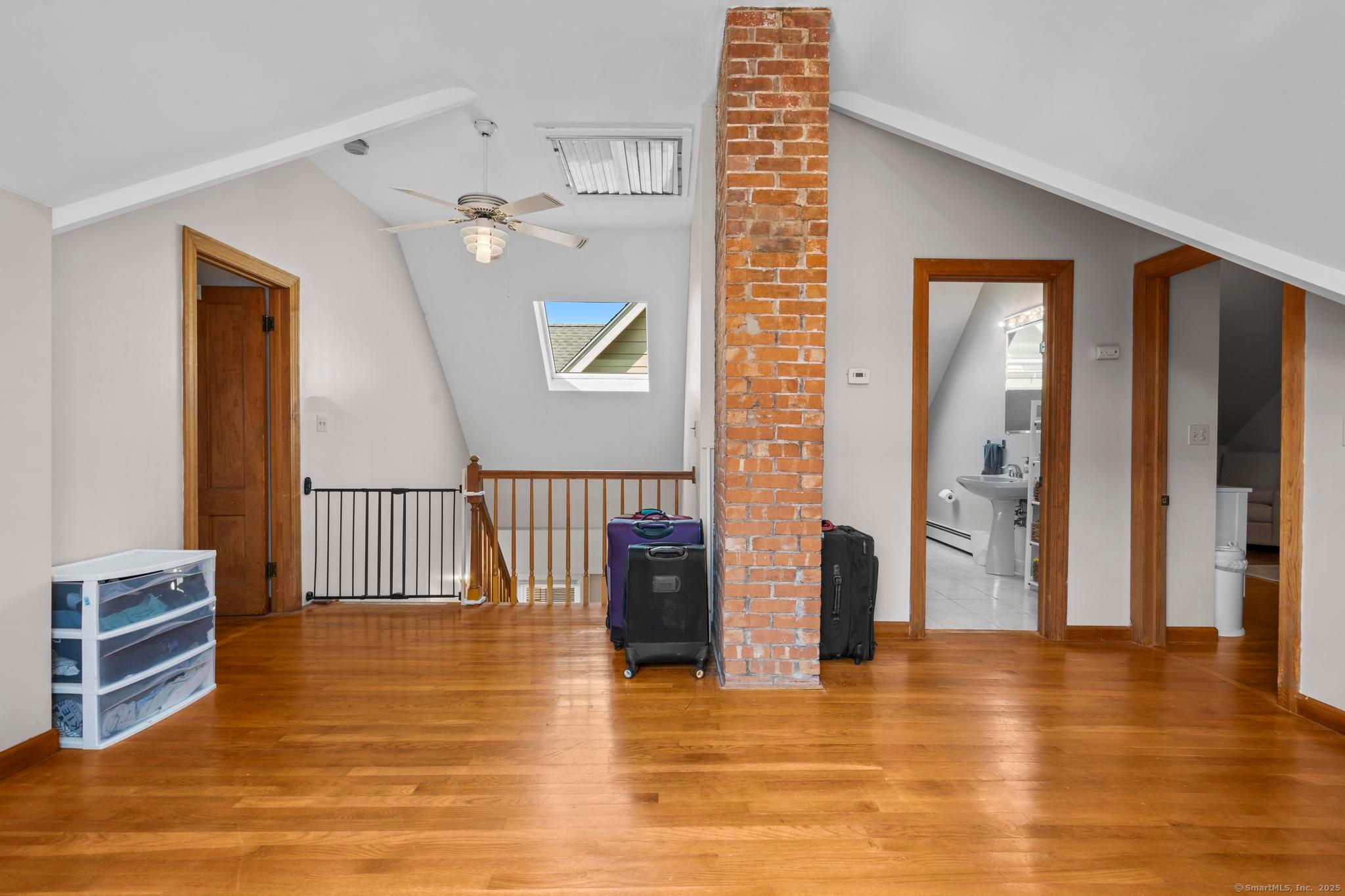 New Haven, Connecticut, 06511, United States, 5 Bedrooms Bedrooms, ,3 BathroomsBathrooms,Residential,For Sale,1930544