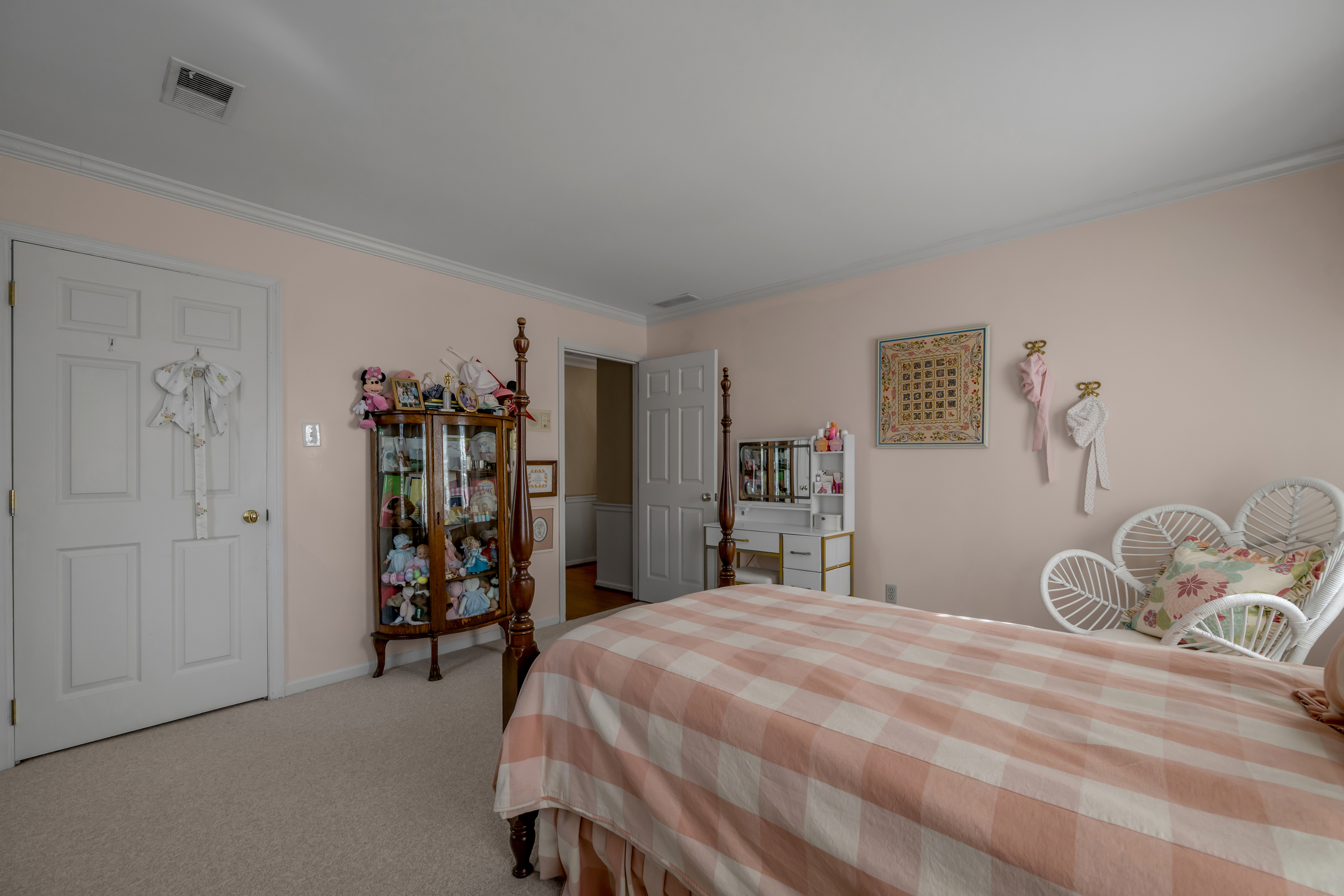  2071 Manor Drive - 物件實景