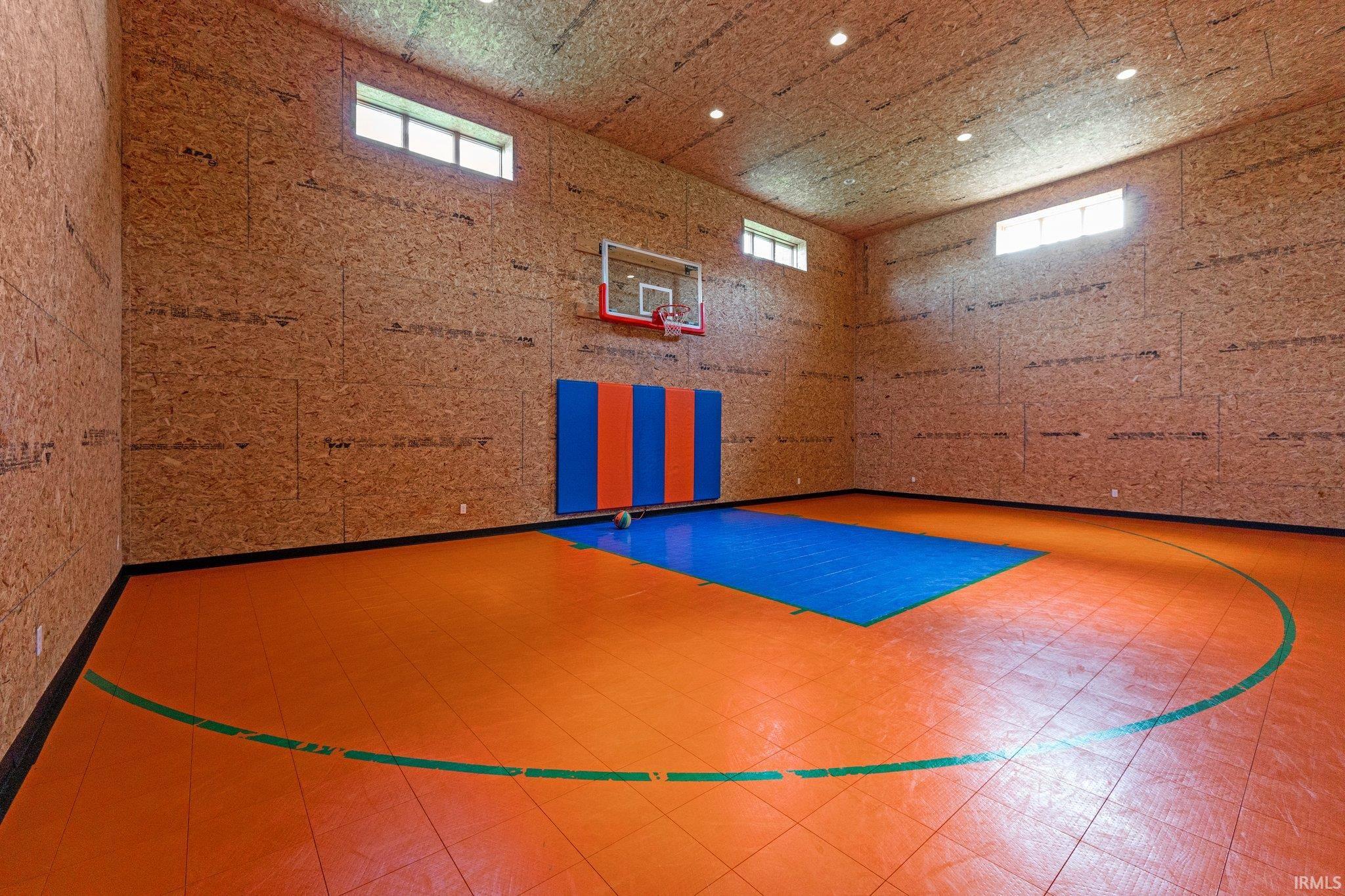 Fort Wayne, Indiana, 46825-7408, United States, 4 Bedrooms Bedrooms, ,5 BathroomsBathrooms,Residential,For Sale,1975267