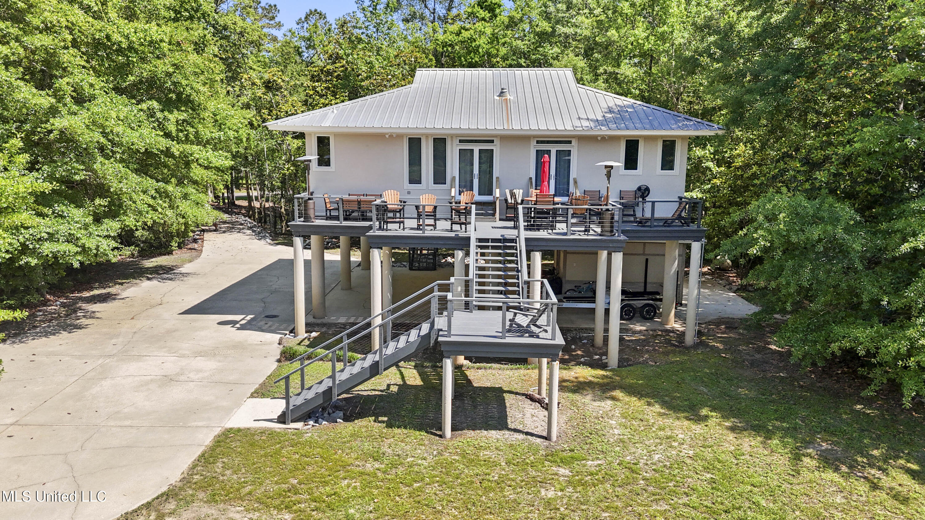 Biloxi, Mississippi, 39532, United States, 2 Bedrooms Bedrooms, ,2 BathroomsBathrooms,Residential,For Sale,1806133