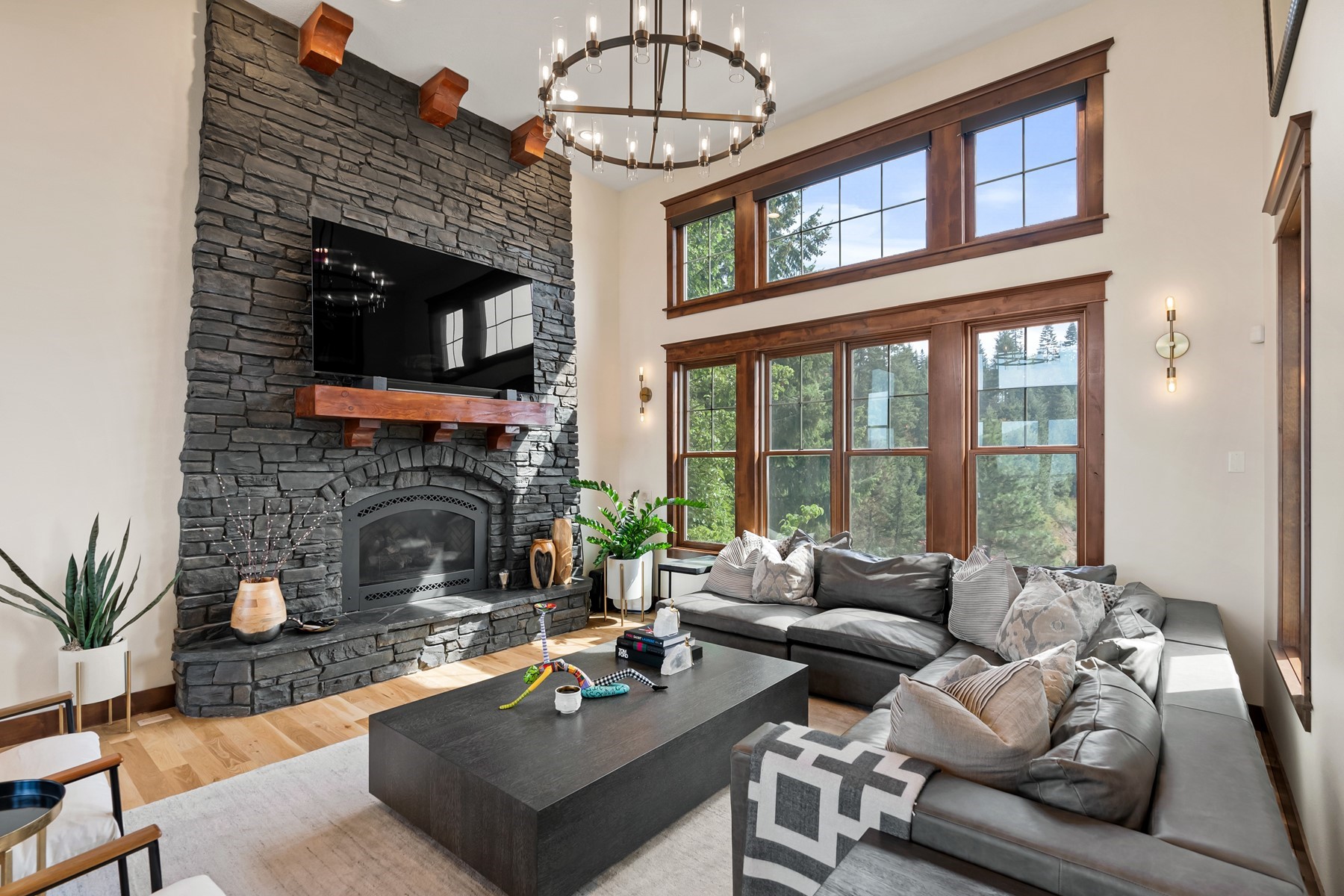  Stunning Contemporary Home with Lake Views - 物件實景