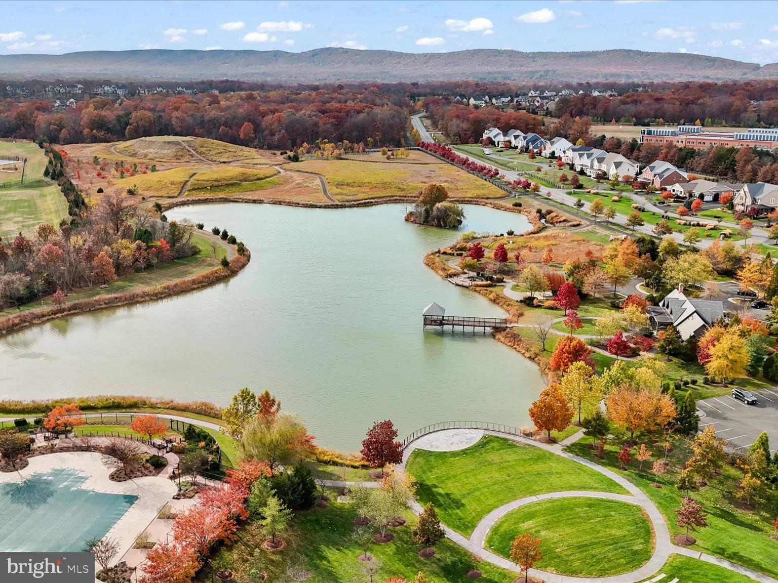 Aldie, Virginia, 20105, United States, 5 Bedrooms Bedrooms, ,5 BathroomsBathrooms,Residential,For Sale,1987386