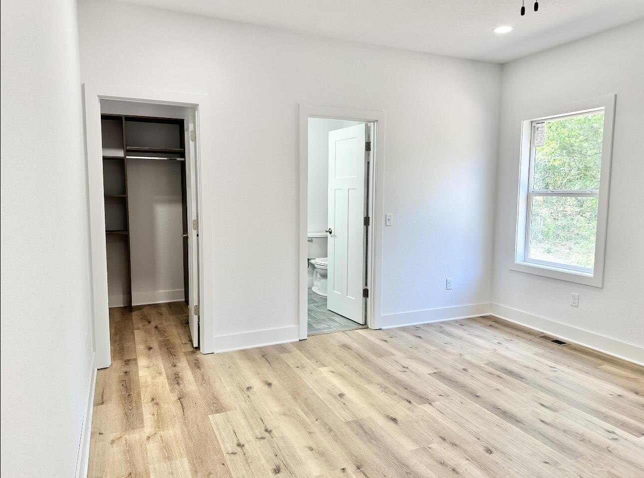 Shell Knob, Missouri, 65747, United States, 5 Bedrooms Bedrooms, ,3 BathroomsBathrooms,Residential,For Sale,1982122