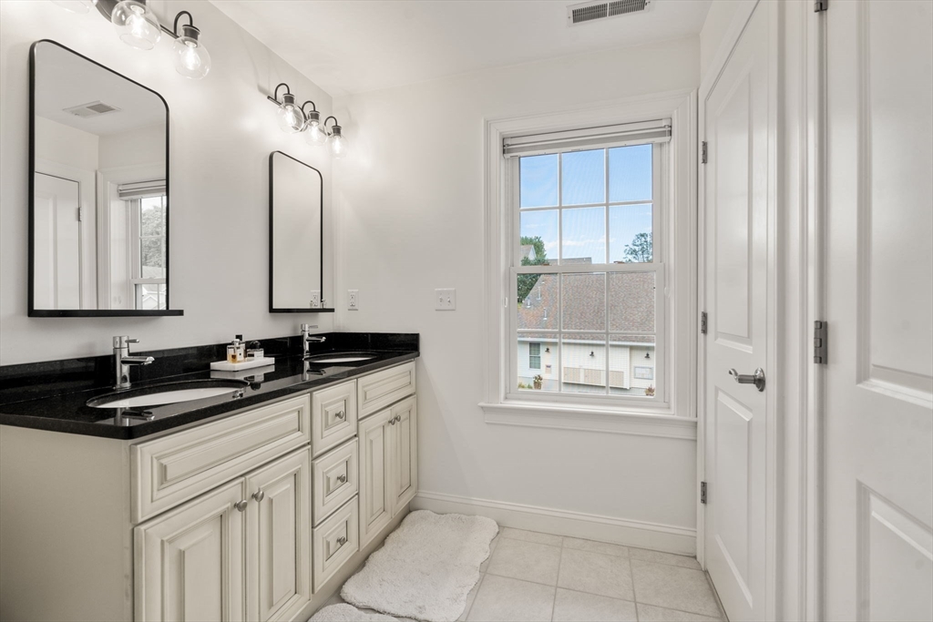 Holliston, Massachusetts, 01746, United States, 2 Bedrooms Bedrooms, ,3 BathroomsBathrooms,Residential,For Sale,1940343