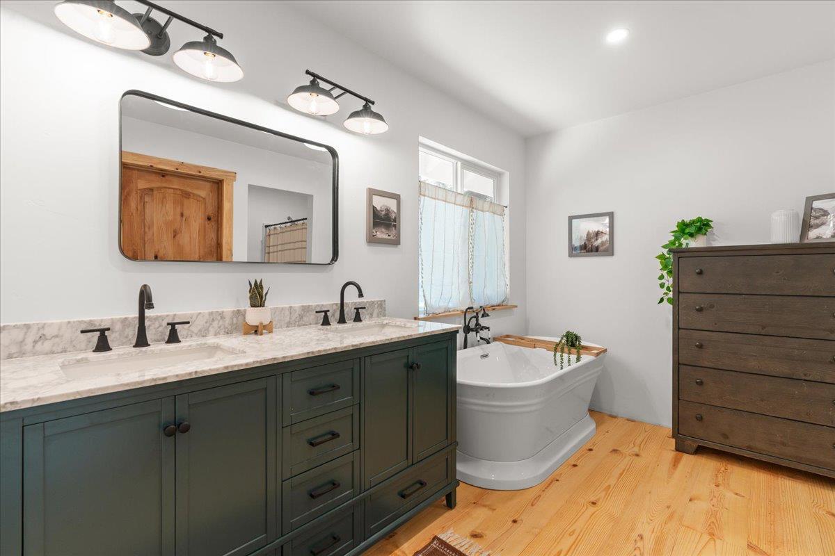 Nevada City, California, 95959, United States, 4 Bedrooms Bedrooms, ,2 BathroomsBathrooms,Residential,For Sale,1916710