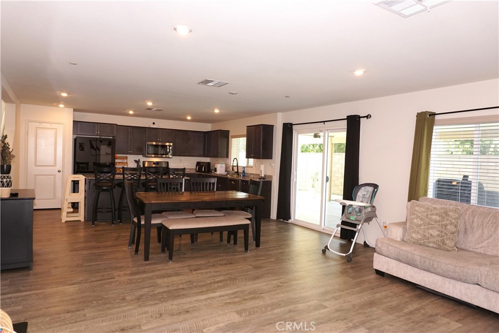 Hemet, California, 92543, United States, 5 Bedrooms Bedrooms, ,3 BathroomsBathrooms,Residential,For Sale,1826909