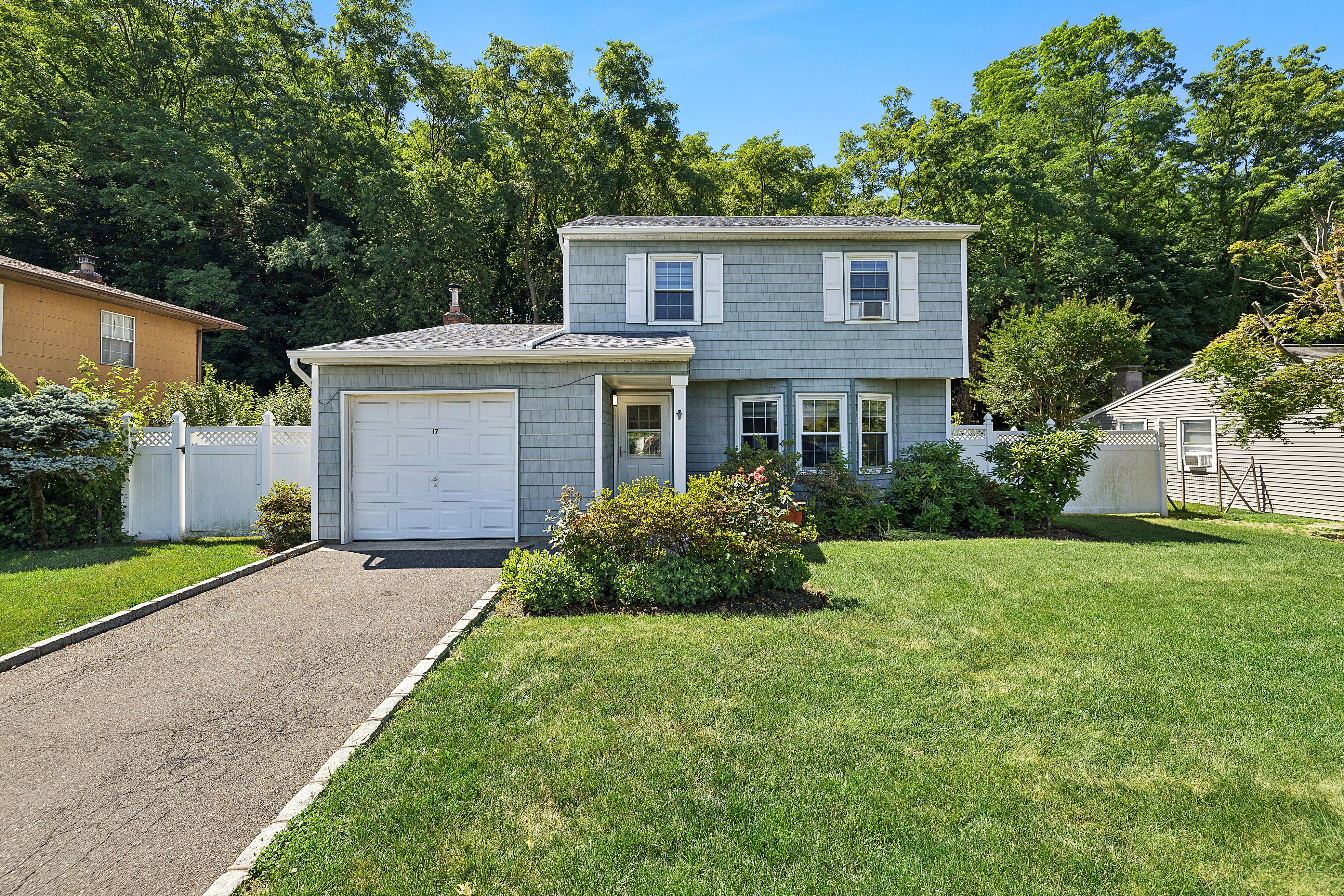  17 Harmony Lane, Glen Cove, NY, 11542 - 物件實景