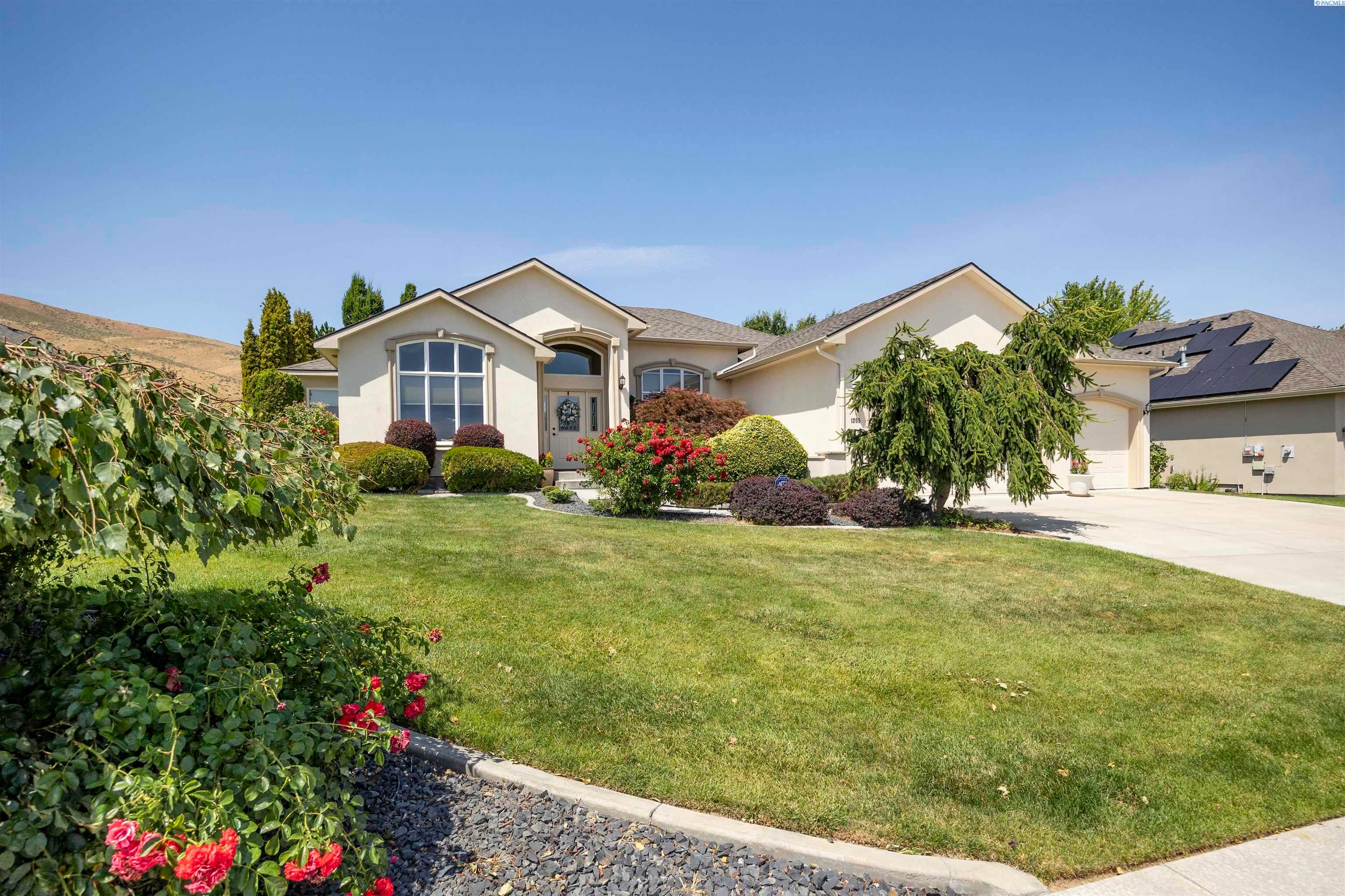 Richland, Washington, 99352, United States, 3 Bedrooms Bedrooms, ,3 BathroomsBathrooms,Residential,For Sale,1921029