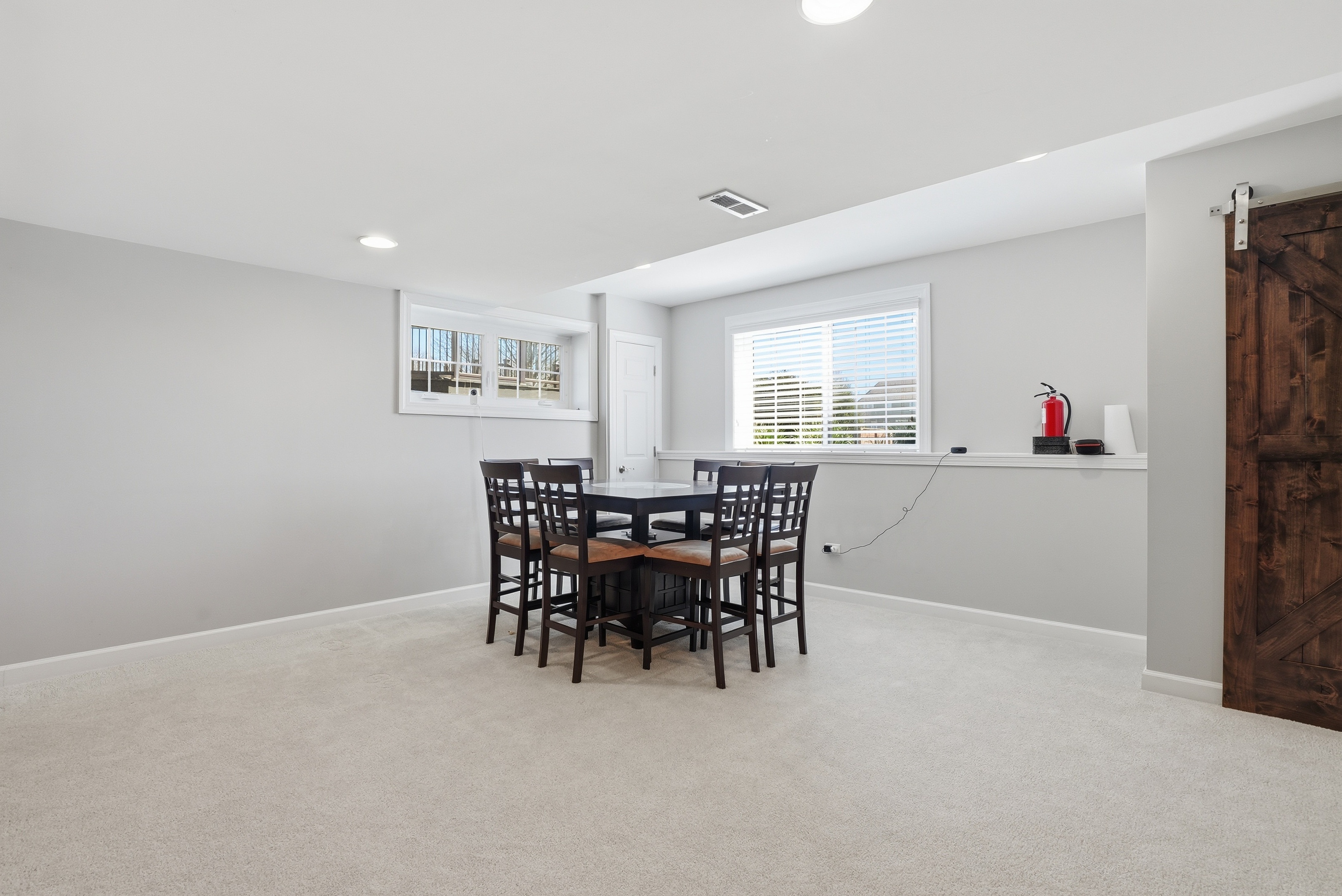  The Crown Jewel of Tall Grass: Waterfront Privacy Meets the Ultimate Layout - 物件實景