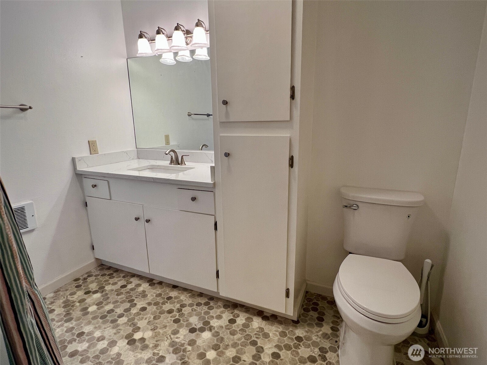 Oak Harbor, Washington, 98277, United States, 3 Bedrooms Bedrooms, ,1 BathroomBathrooms,Residential,For Sale,1983313