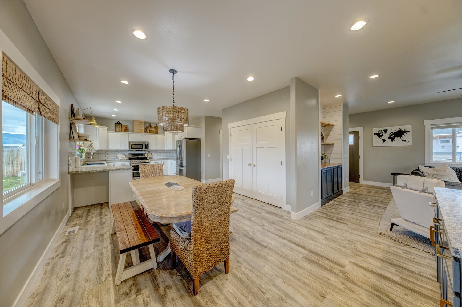 Ranchester, Wyoming, 82839, United States, 4 Bedrooms Bedrooms, ,3 BathroomsBathrooms,Residential,For Sale,1990445