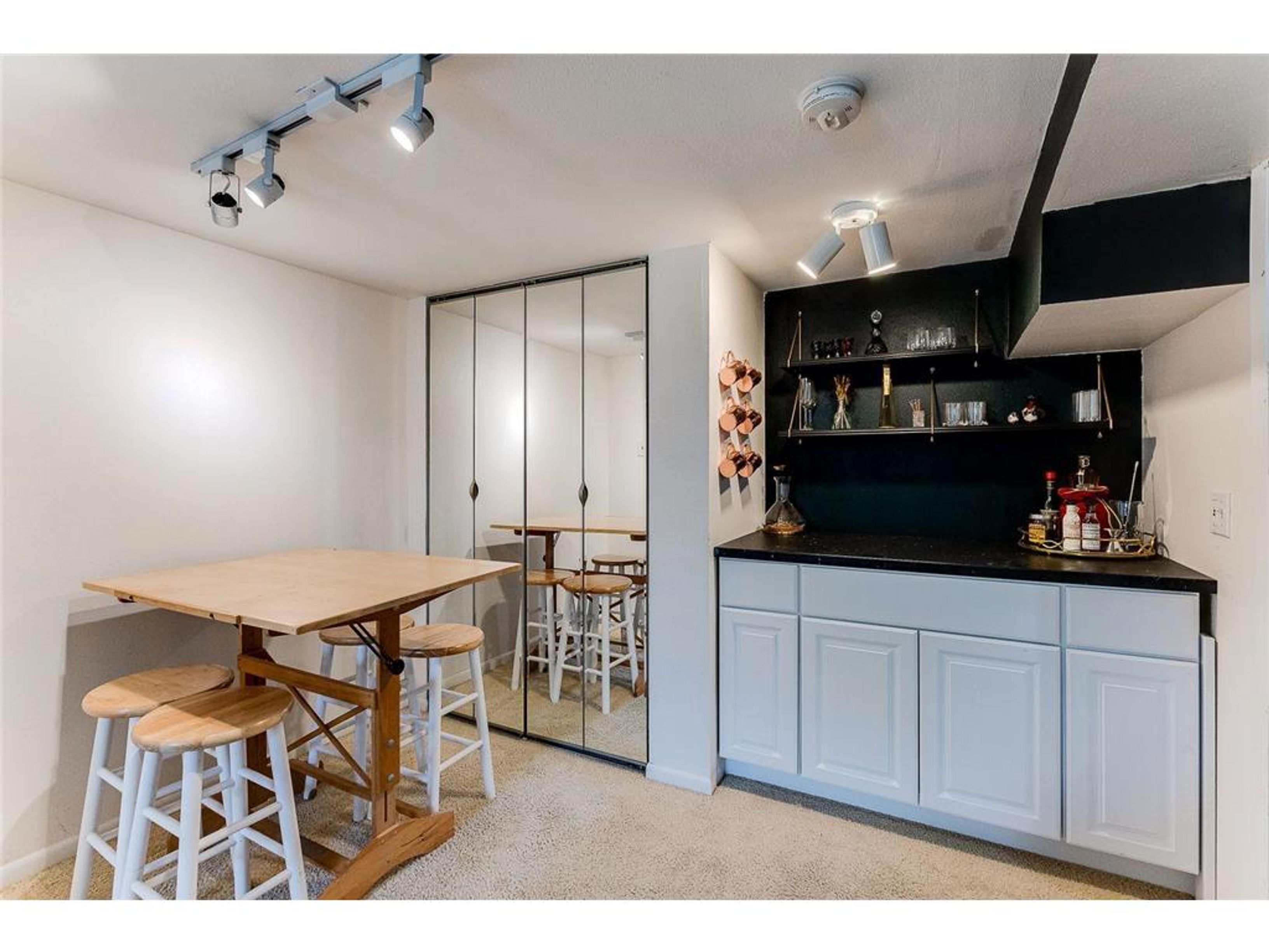  Bright St. Louis Park Home Near West End - 物件實景