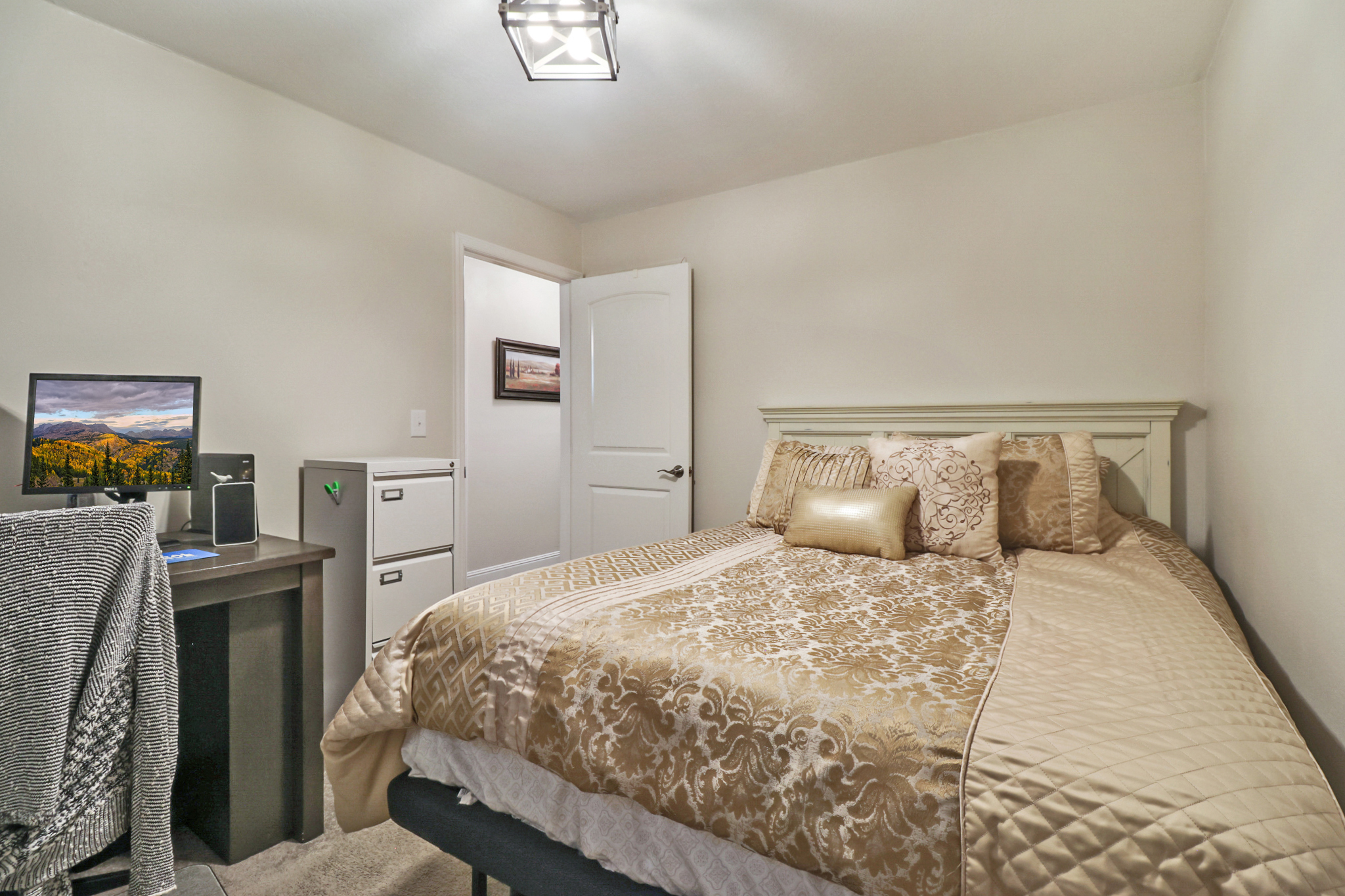 Rockwood, Tennessee, 37854, United States, 4 Bedrooms Bedrooms, ,3 BathroomsBathrooms,Residential,For Sale,2011403