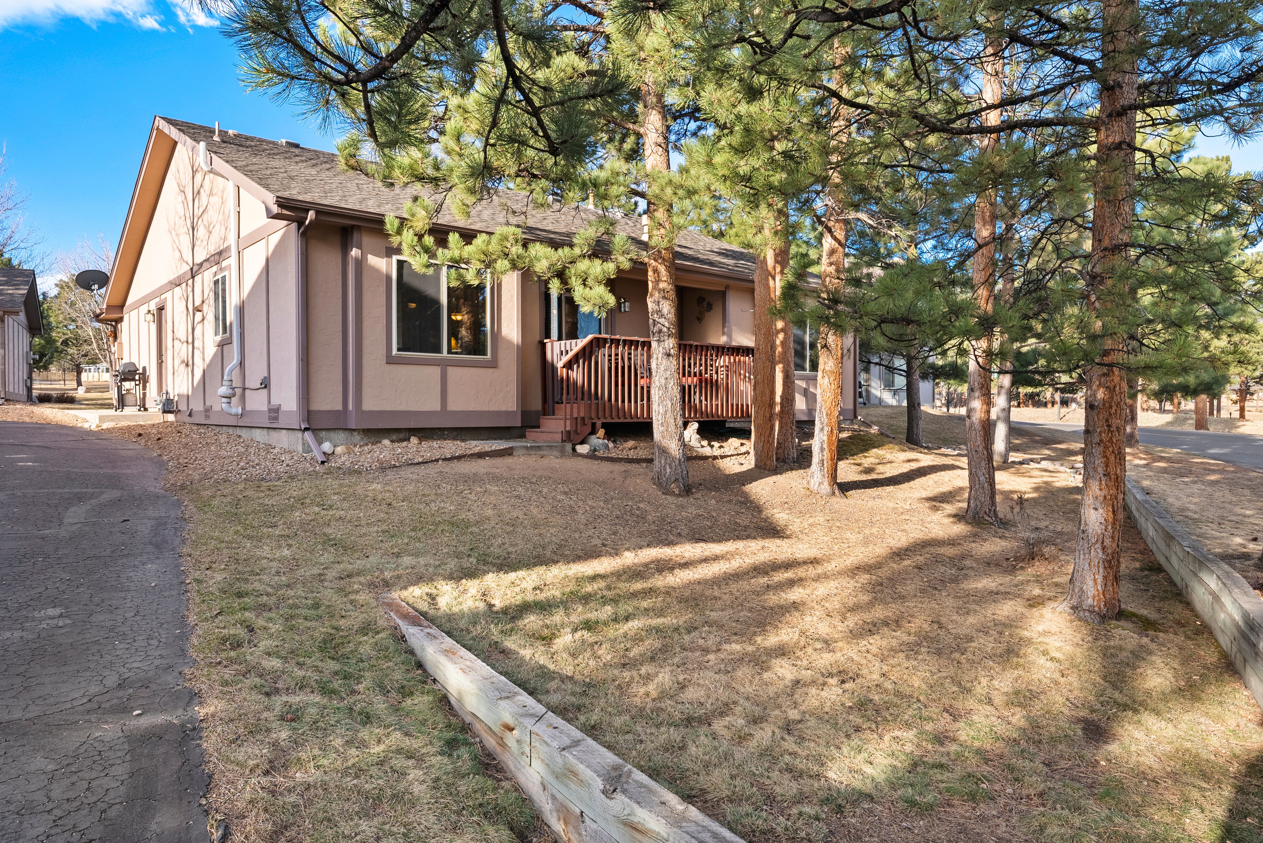  Beautifully Remodeled Home Tucked Away on Quiet Cul-De-Sac - 物件實景