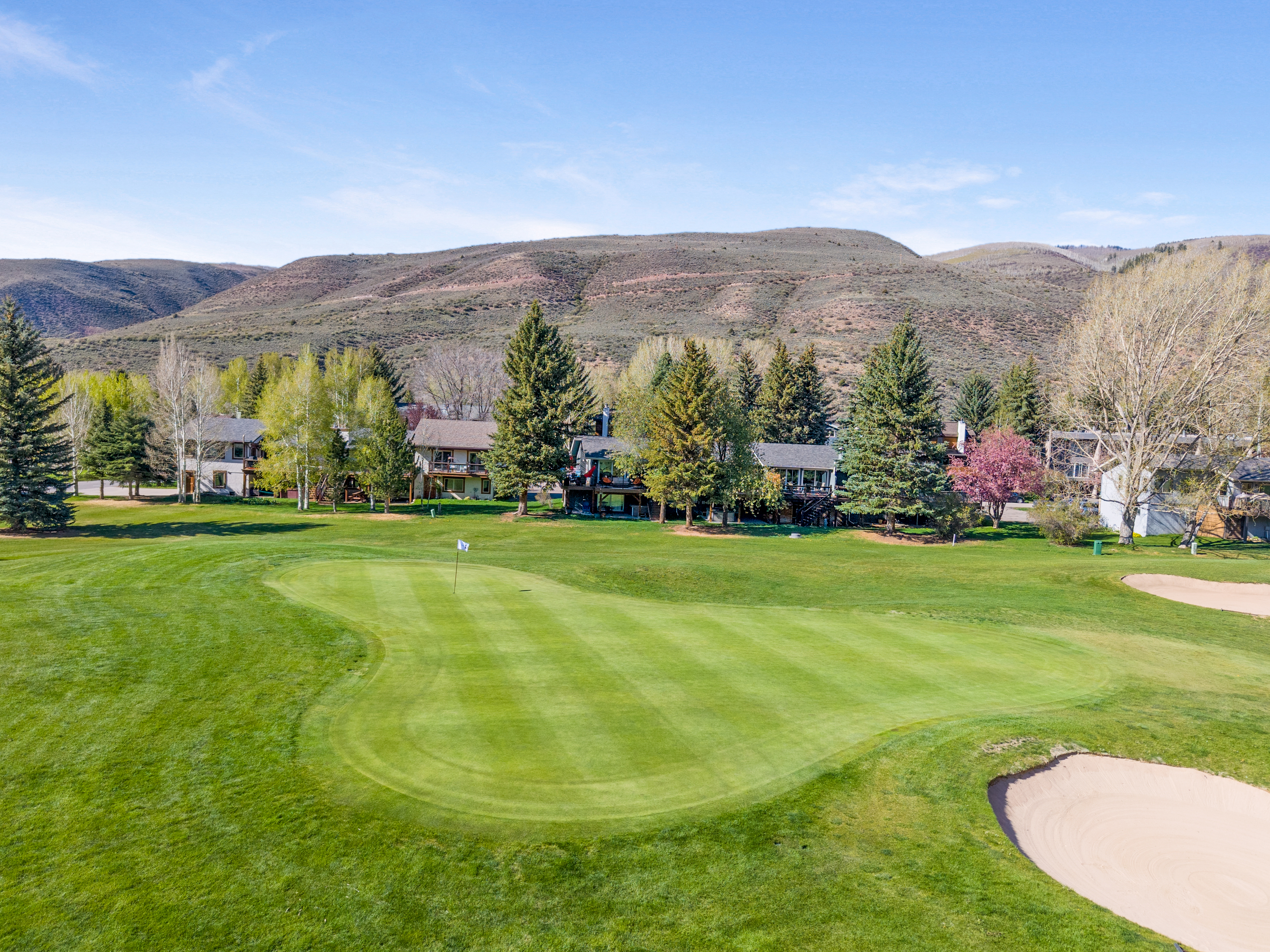  Eagle-Vail Residence Delivers a Flexible Functional layout with Strong Character - 物件實景