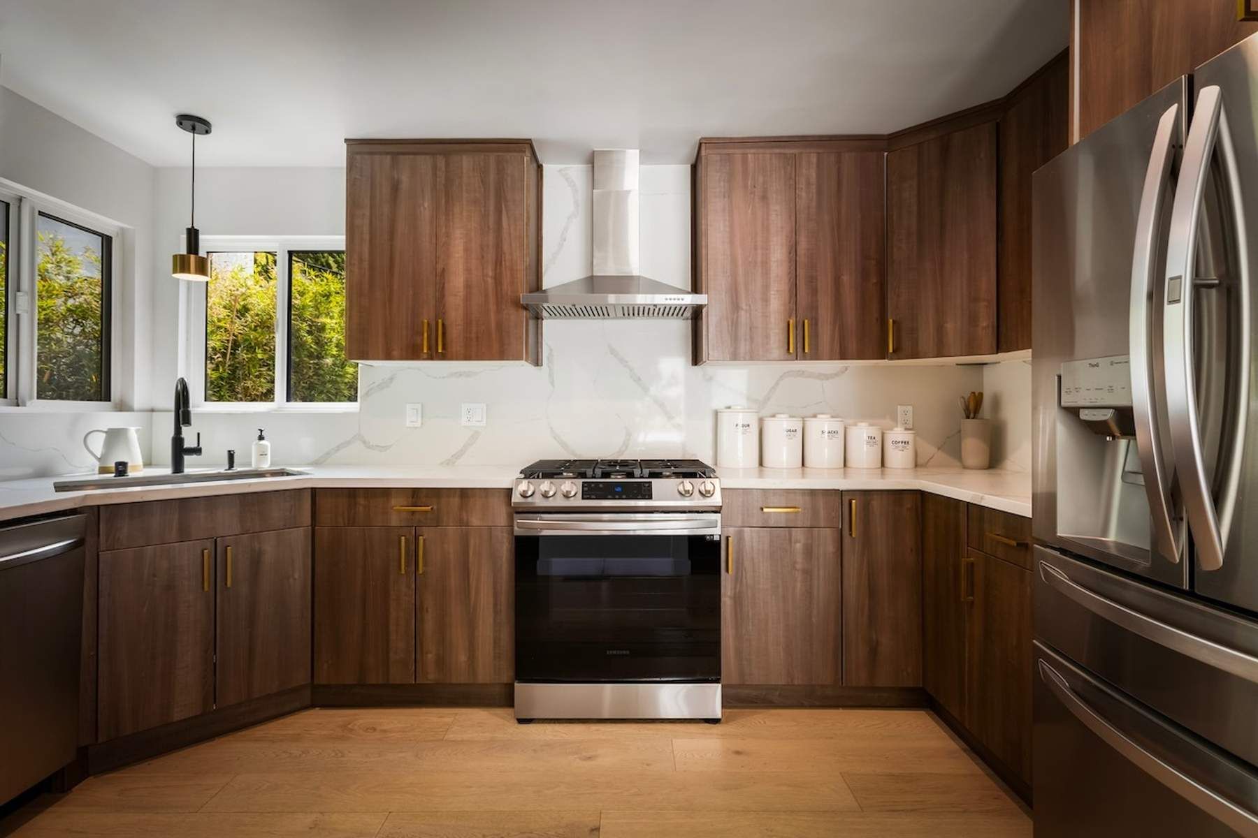  3991 Prospect Avenue - 物件實景