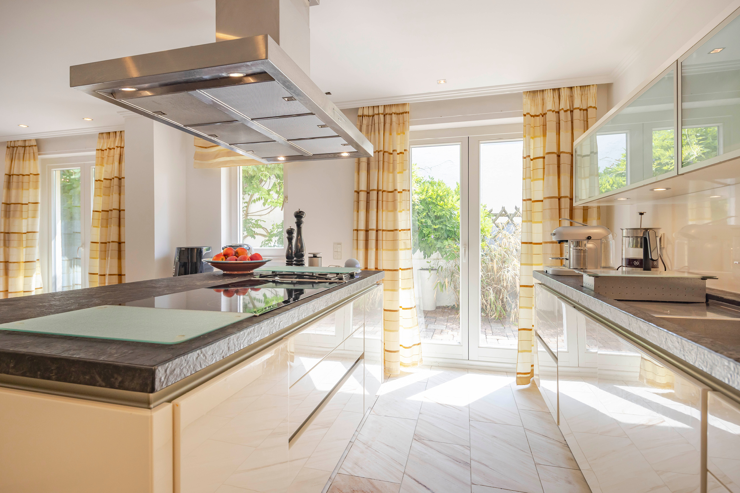  Stylish villa for sophisticated living and working under one roof - 物件實景