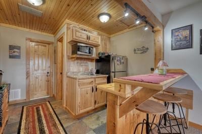 Murphy, North Carolina, 28906, United States, 3 Bedrooms Bedrooms, ,3 BathroomsBathrooms,Residential,For Sale,1917249