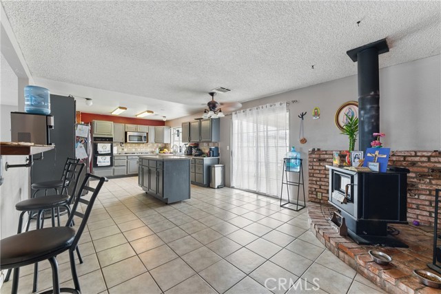 Littlerock, California, 93543, United States, 3 Bedrooms Bedrooms, ,2 BathroomsBathrooms,Residential,For Sale,1921881