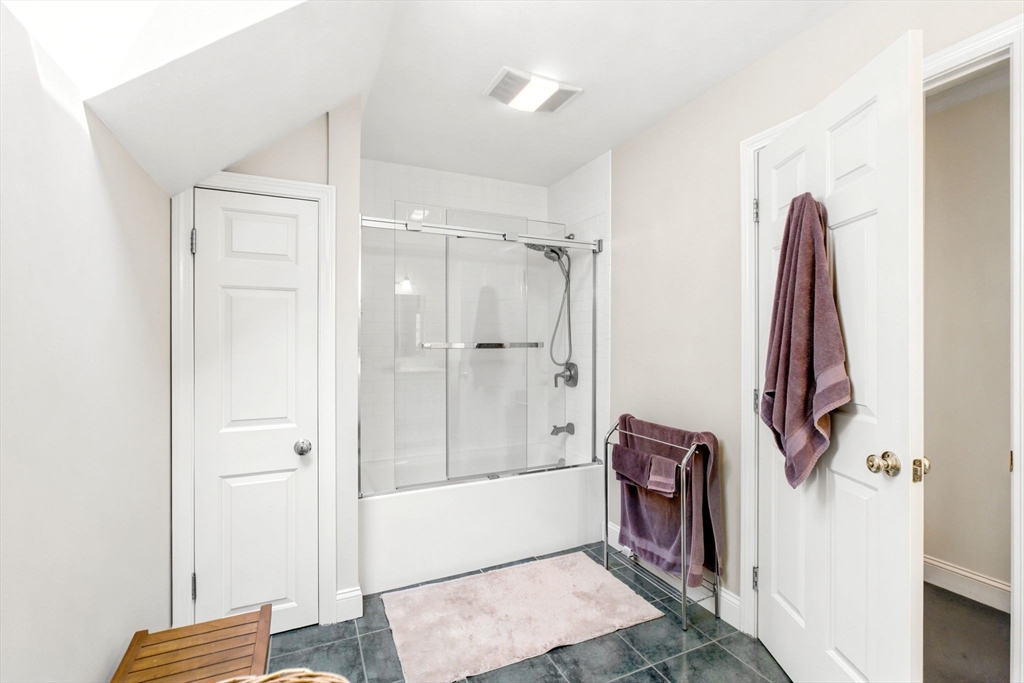 Middleton, Massachusetts, 01949, United States, 4 Bedrooms Bedrooms, ,3 BathroomsBathrooms,Residential,For Sale,2048371