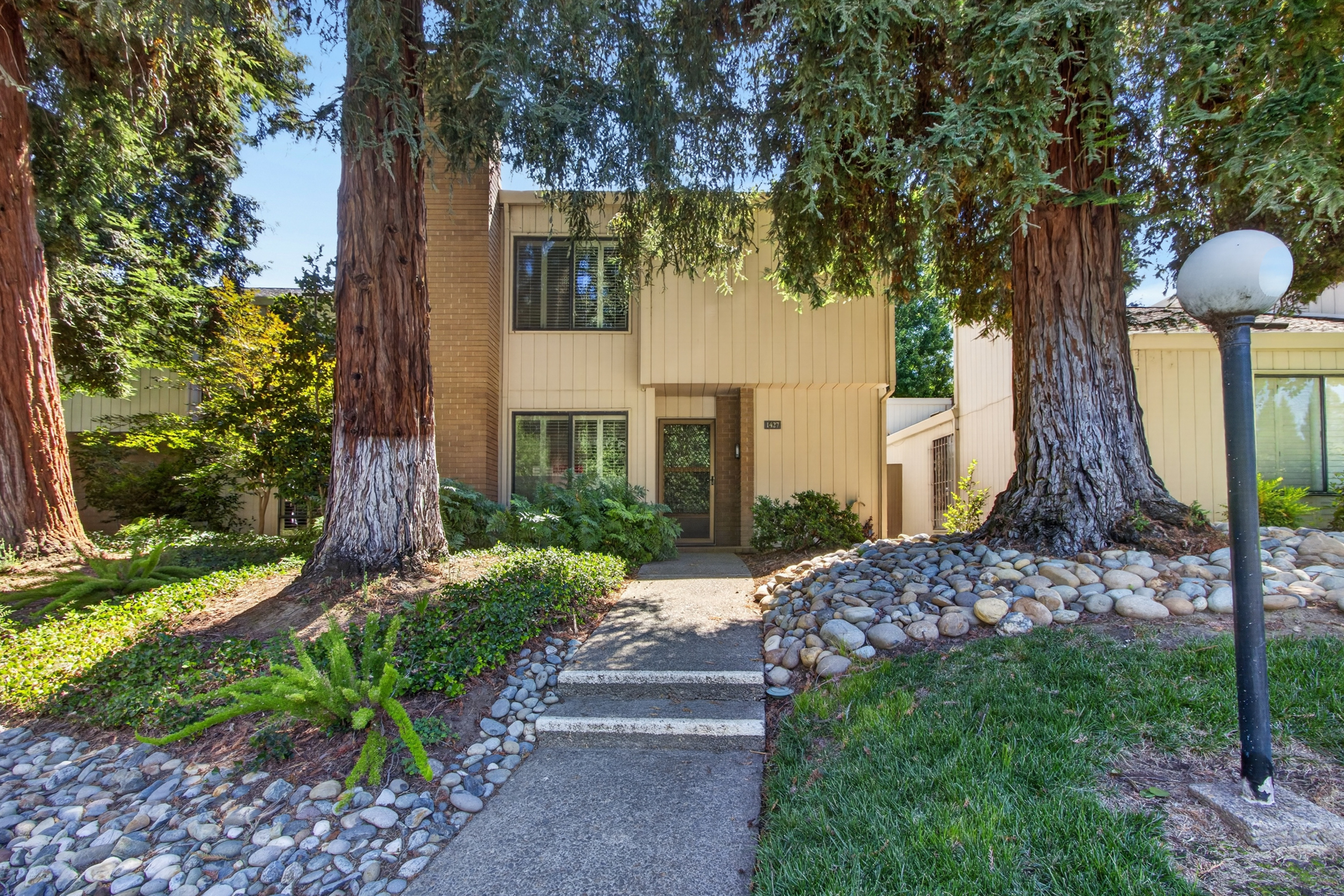  1427 Commons Drive, Sacramento, CA 95825 - 物件實景
