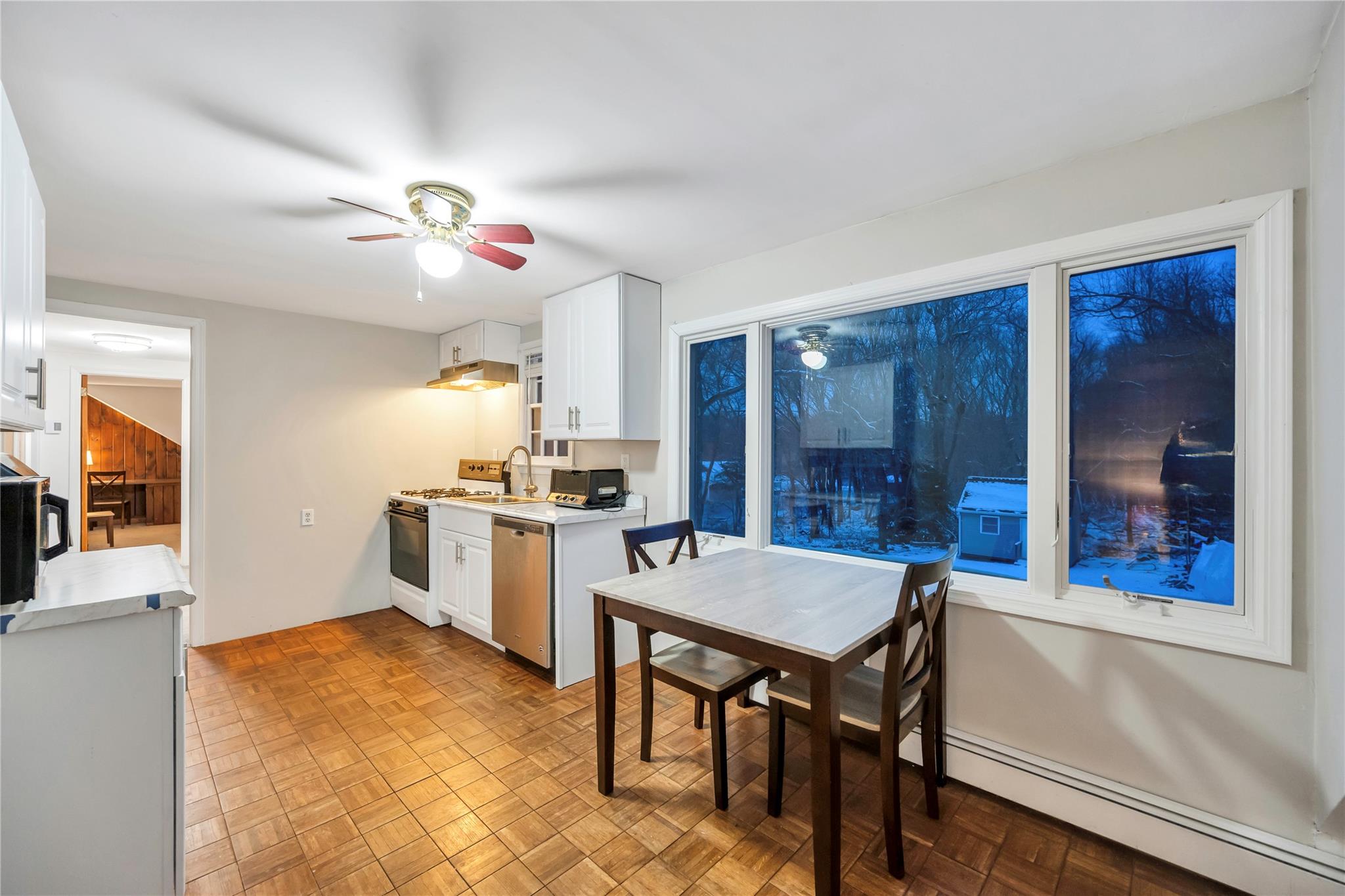 Hauppauge, New York, 11788, United States, 4 Bedrooms Bedrooms, ,2 BathroomsBathrooms,Residential,For Sale,1714342