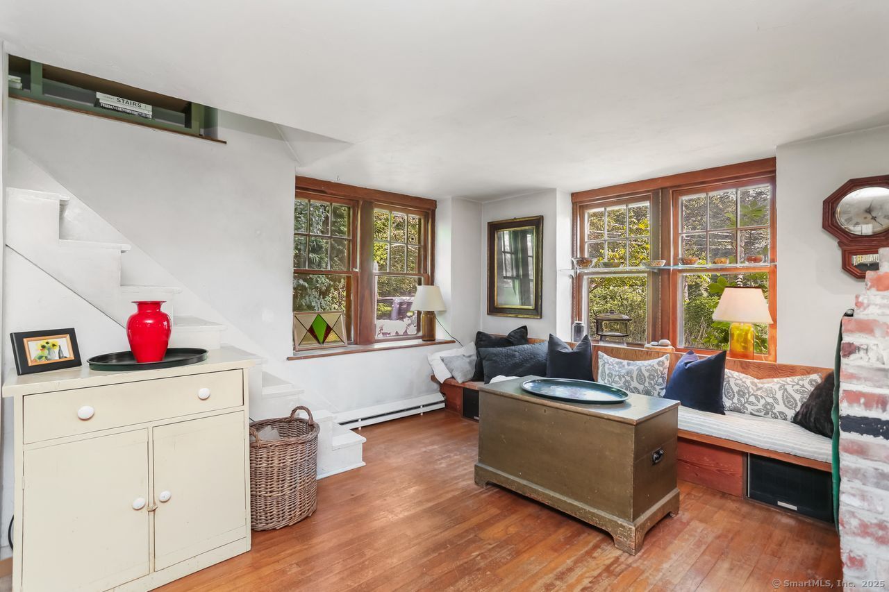 Westport, Connecticut, 06880, United States, 4 Bedrooms Bedrooms, ,3 BathroomsBathrooms,Residential,For Sale,1994602